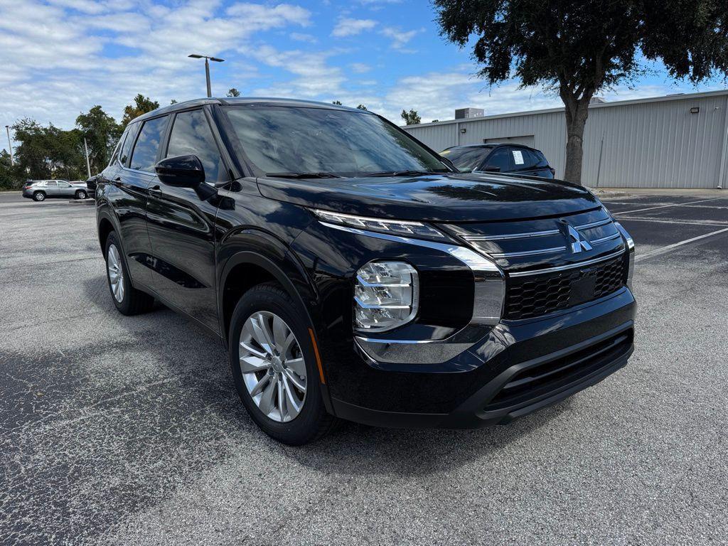 new 2025 Mitsubishi Outlander car, priced at $27,818