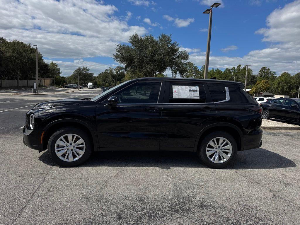 new 2025 Mitsubishi Outlander car, priced at $27,818