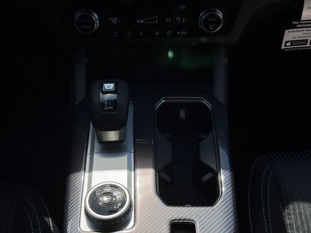 new 2025 Mitsubishi Outlander car, priced at $27,818