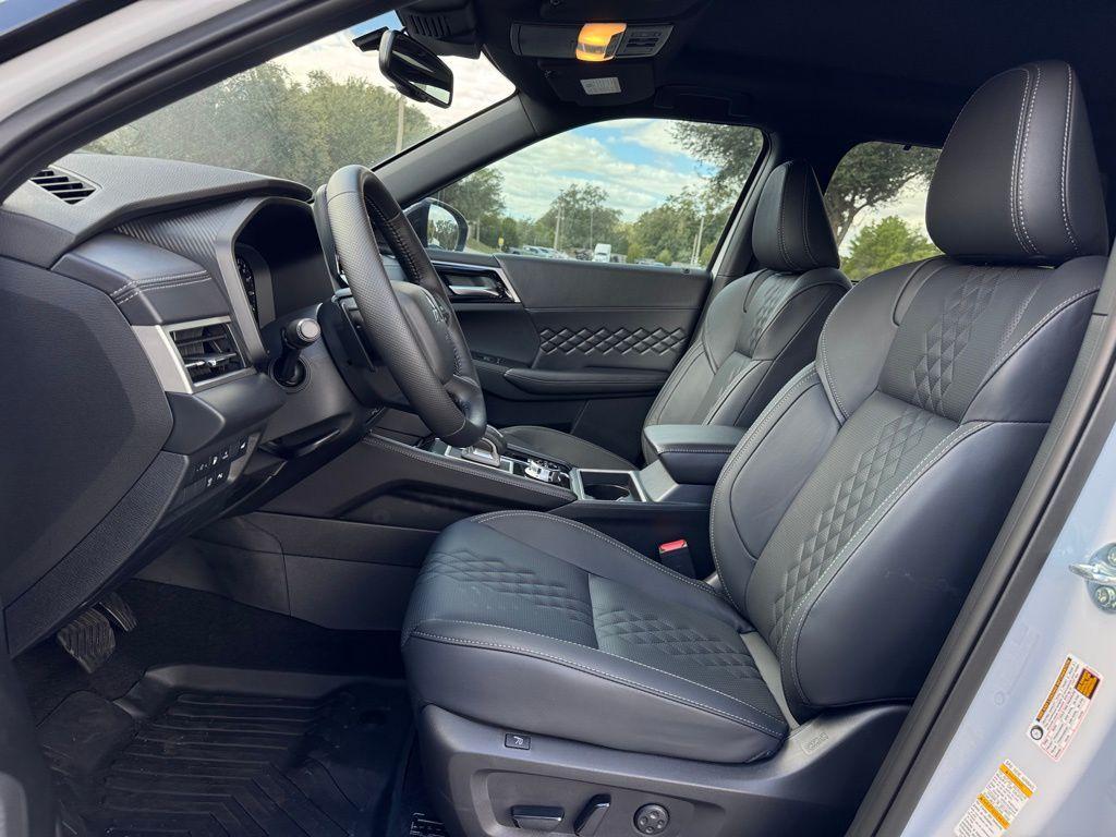 new 2025 Mitsubishi Outlander PHEV car, priced at $46,656