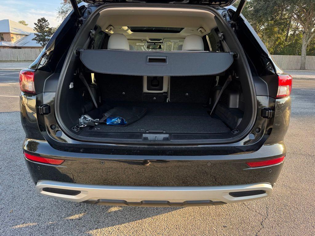 new 2025 Mitsubishi Outlander PHEV car