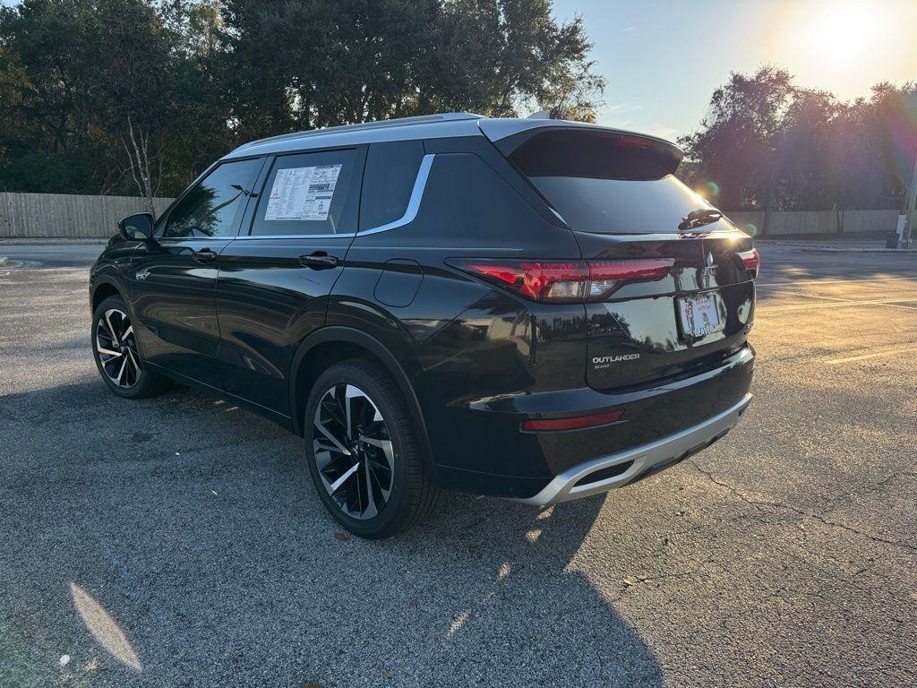 new 2025 Mitsubishi Outlander PHEV car