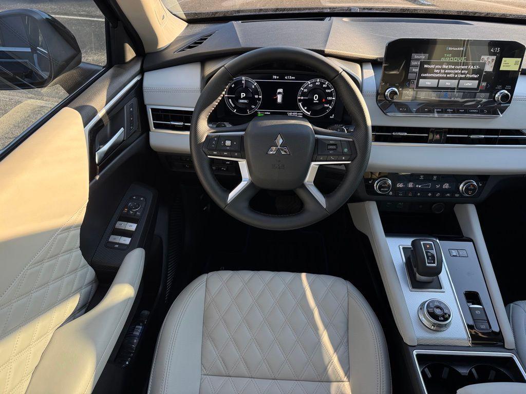 new 2025 Mitsubishi Outlander PHEV car