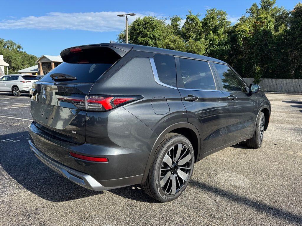 new 2025 Mitsubishi Outlander car, priced at $39,295