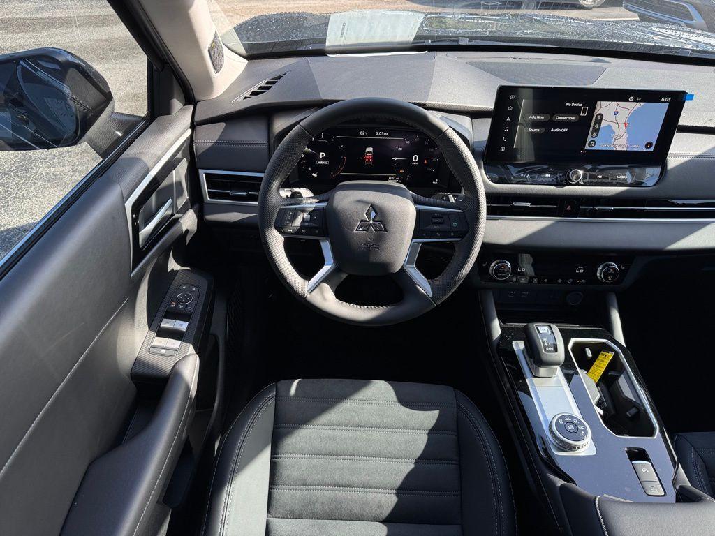 new 2025 Mitsubishi Outlander car, priced at $39,295