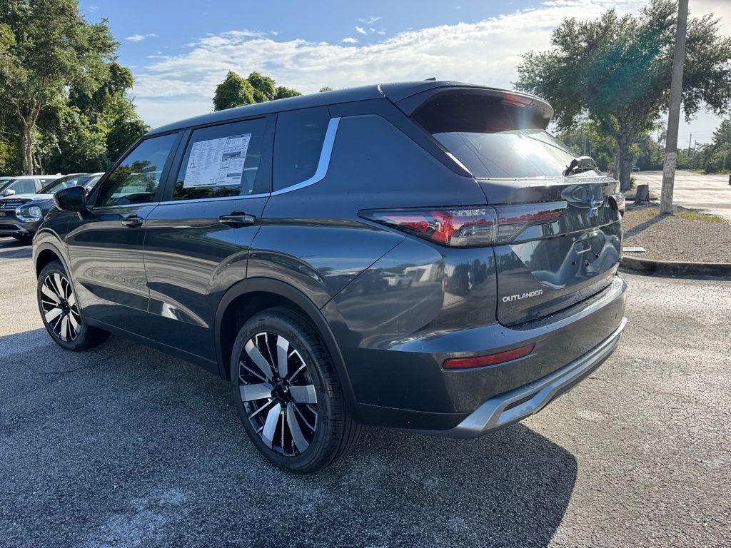 new 2025 Mitsubishi Outlander car, priced at $39,295
