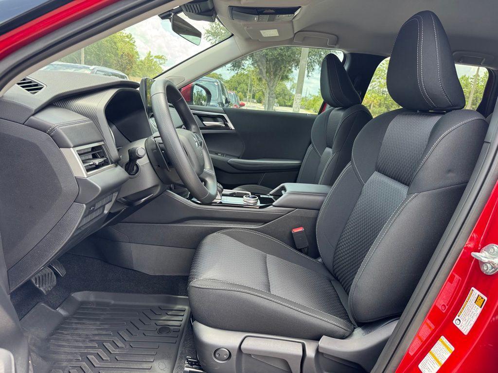 new 2025 Mitsubishi Outlander car, priced at $33,100