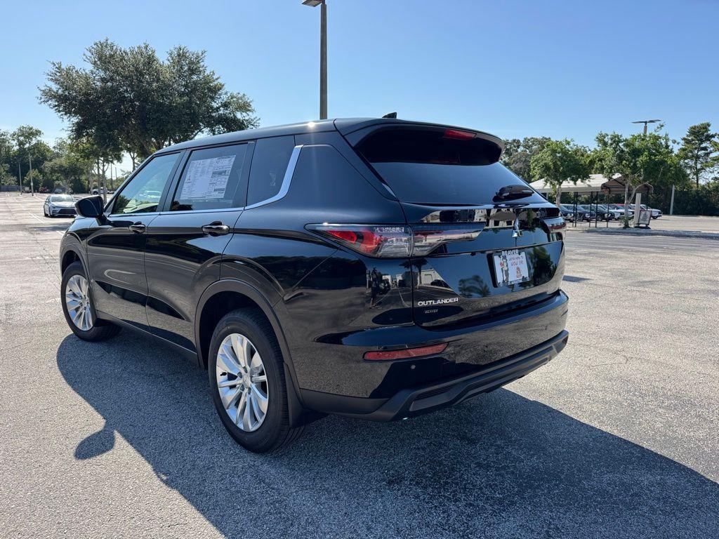 new 2025 Mitsubishi Outlander car, priced at $32,235