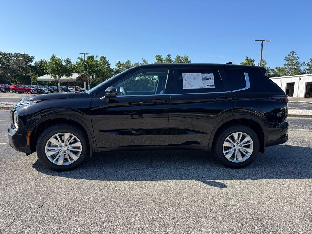 new 2025 Mitsubishi Outlander car, priced at $32,235