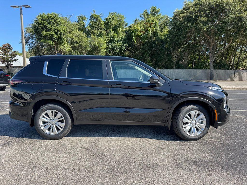 new 2025 Mitsubishi Outlander car, priced at $32,235