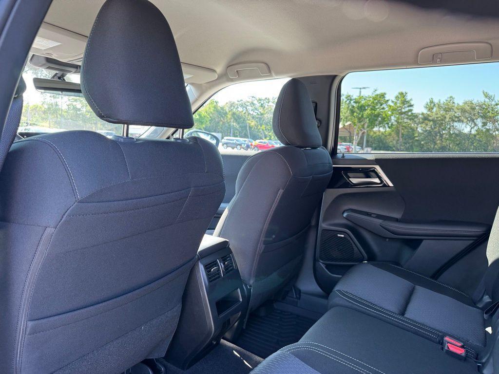 new 2025 Mitsubishi Outlander car, priced at $32,235