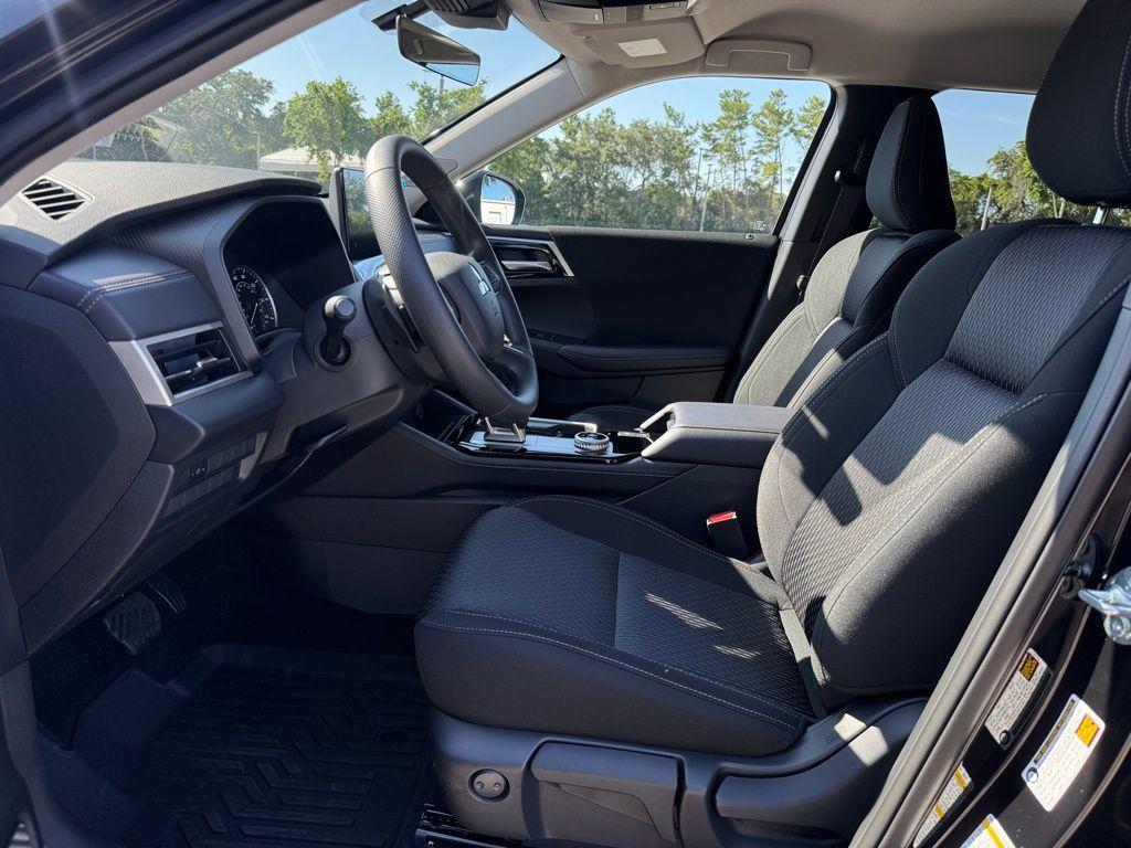 new 2025 Mitsubishi Outlander car, priced at $32,235