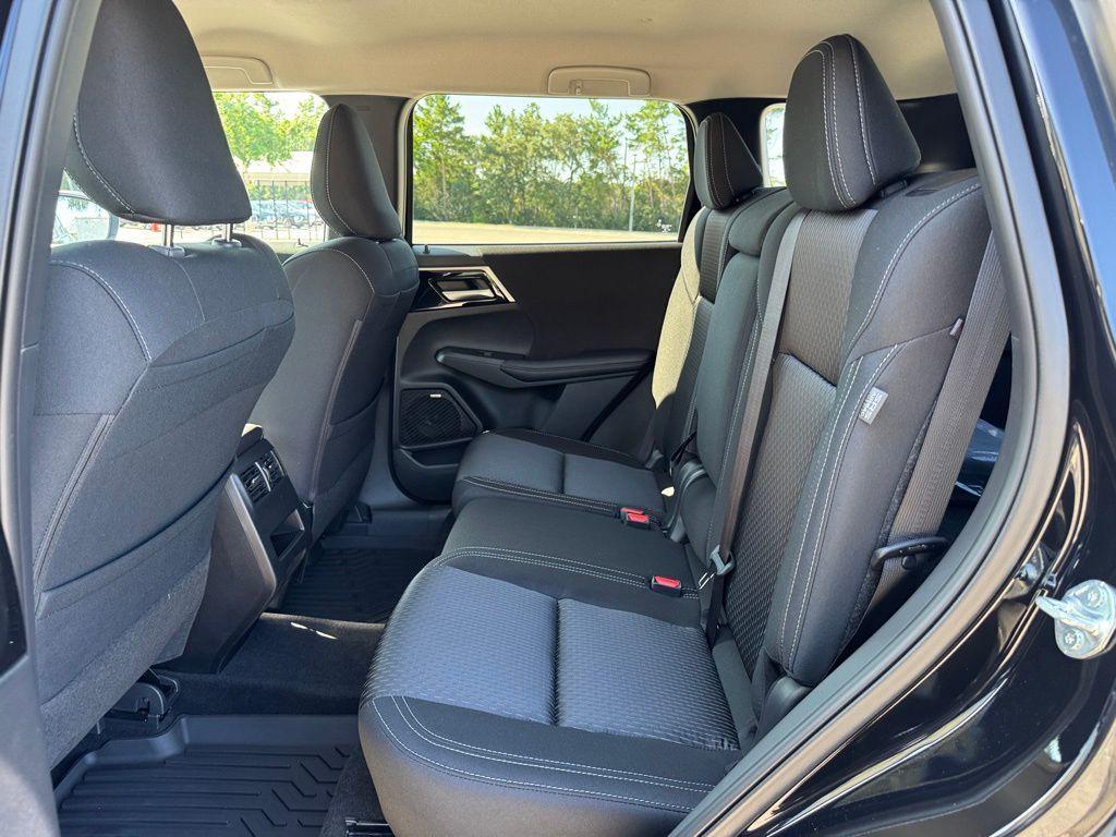 new 2025 Mitsubishi Outlander car, priced at $32,235