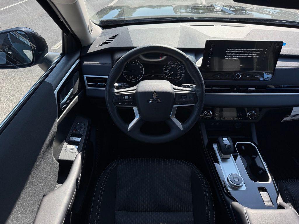 new 2025 Mitsubishi Outlander car, priced at $32,235
