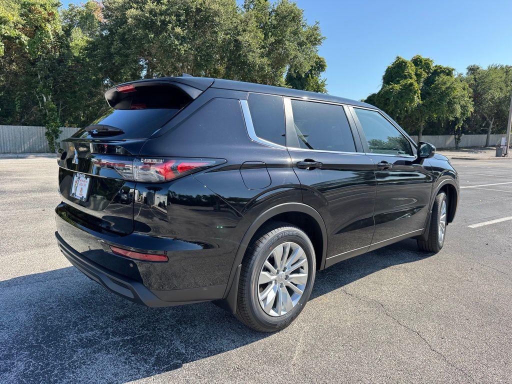new 2025 Mitsubishi Outlander car, priced at $32,235