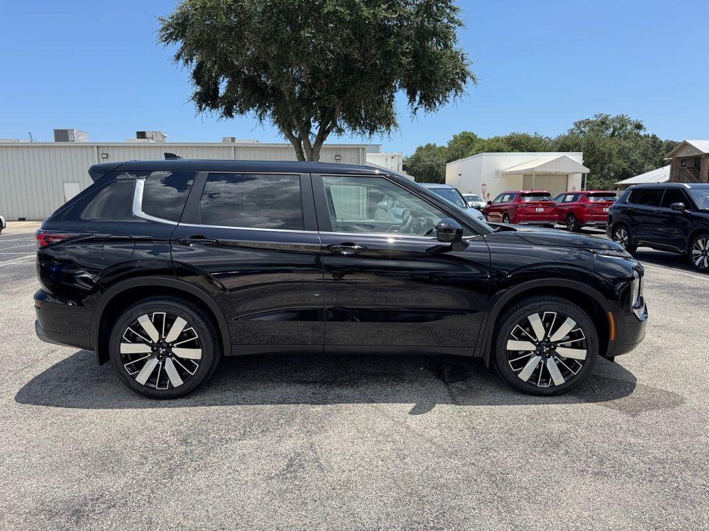 new 2025 Mitsubishi Outlander car, priced at $36,205