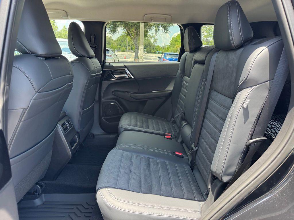 new 2025 Mitsubishi Outlander car, priced at $36,205