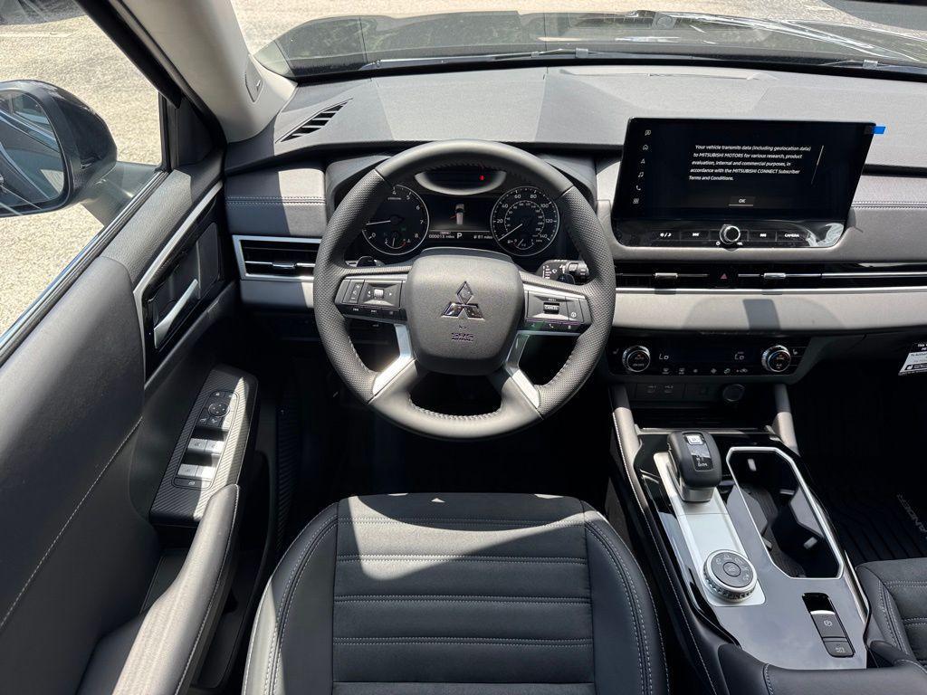 new 2025 Mitsubishi Outlander car, priced at $36,205