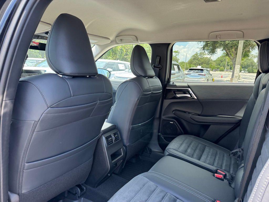 new 2025 Mitsubishi Outlander car, priced at $36,205