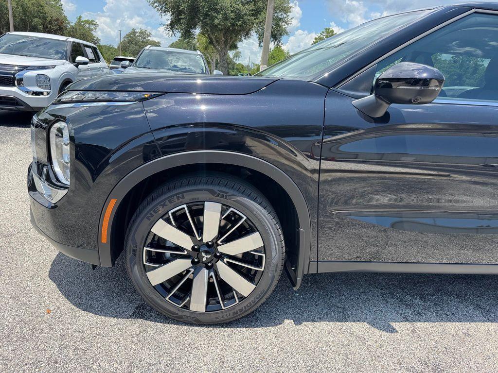 new 2025 Mitsubishi Outlander car, priced at $36,205