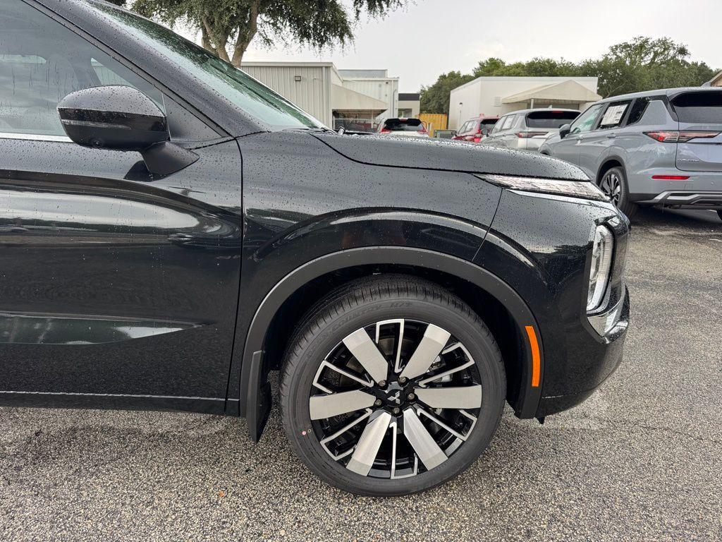 new 2025 Mitsubishi Outlander car, priced at $41,940