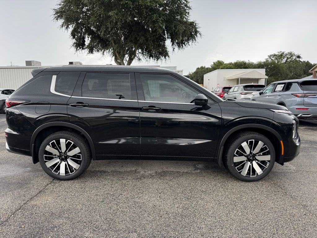 new 2025 Mitsubishi Outlander car, priced at $41,940