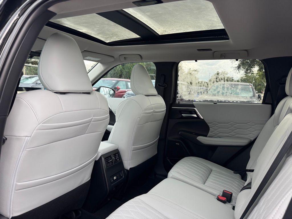 new 2025 Mitsubishi Outlander car, priced at $41,940