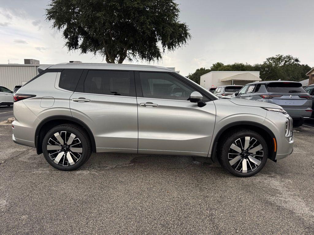 new 2025 Mitsubishi Outlander car, priced at $41,345