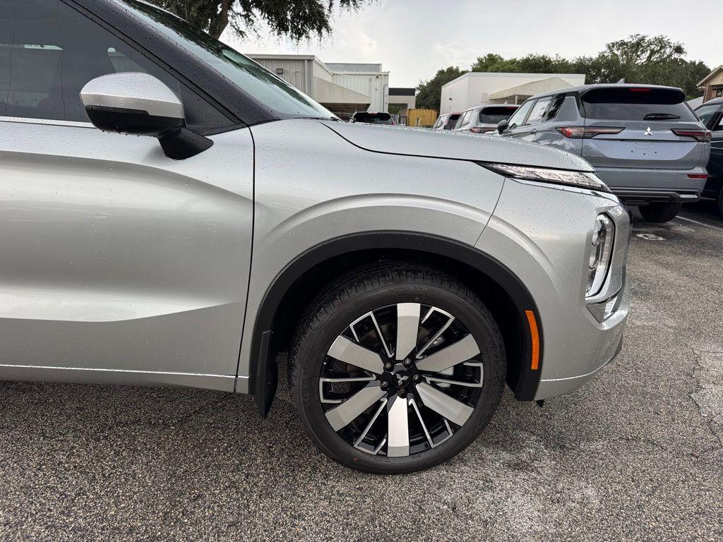 new 2025 Mitsubishi Outlander car, priced at $41,345