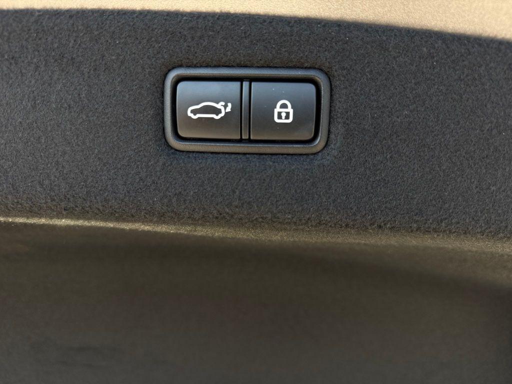 used 2020 Genesis G90 car, priced at $37,600