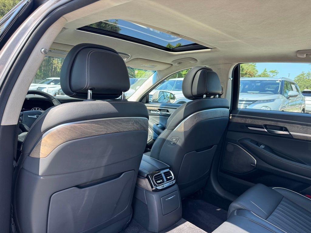 used 2020 Genesis G90 car, priced at $37,600