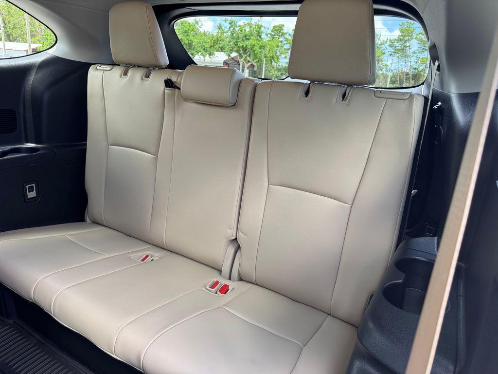 used 2021 Toyota Highlander car, priced at $33,500