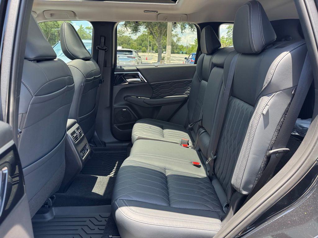 new 2025 Mitsubishi Outlander car, priced at $41,100
