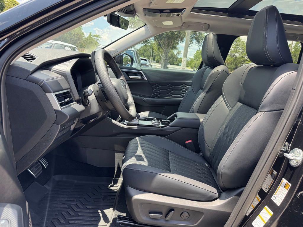 new 2025 Mitsubishi Outlander car, priced at $41,100