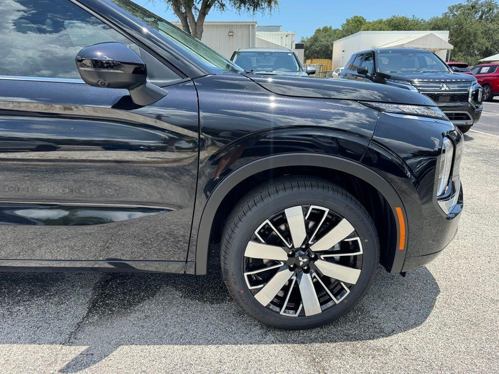 new 2025 Mitsubishi Outlander car, priced at $41,100
