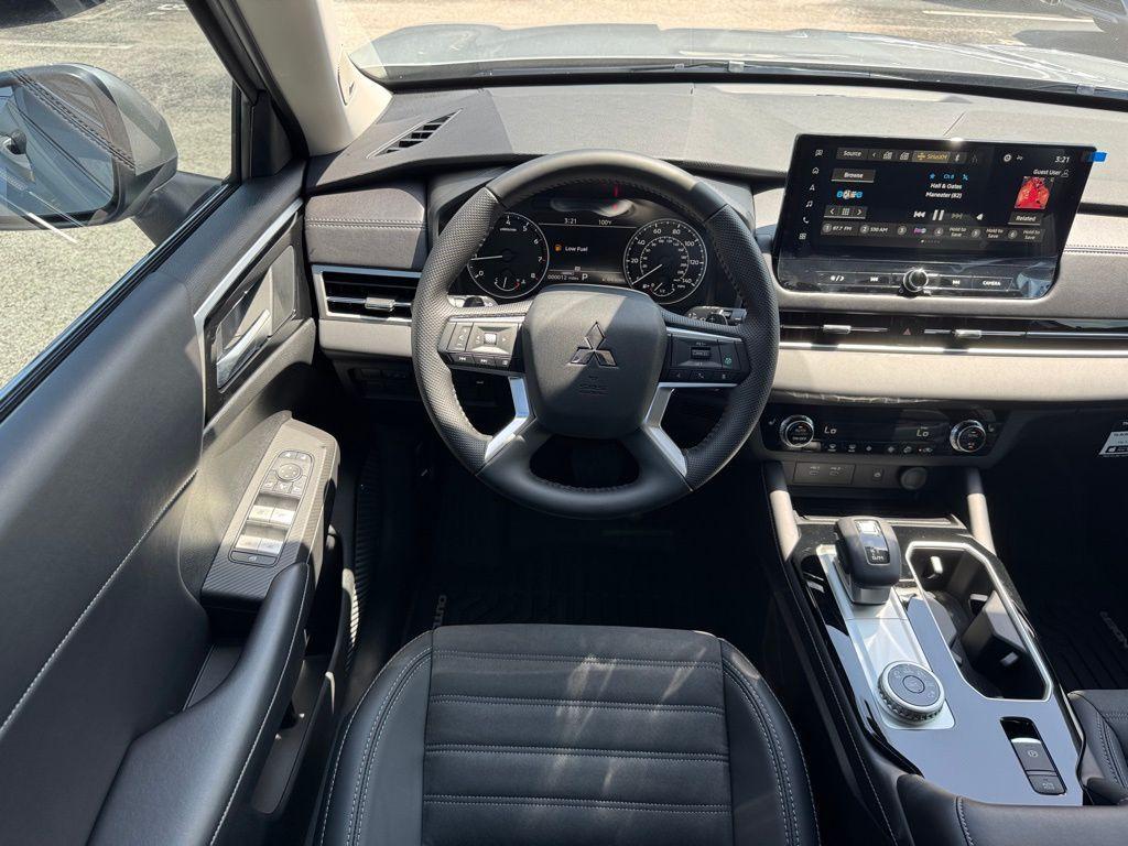 new 2025 Mitsubishi Outlander car, priced at $36,105