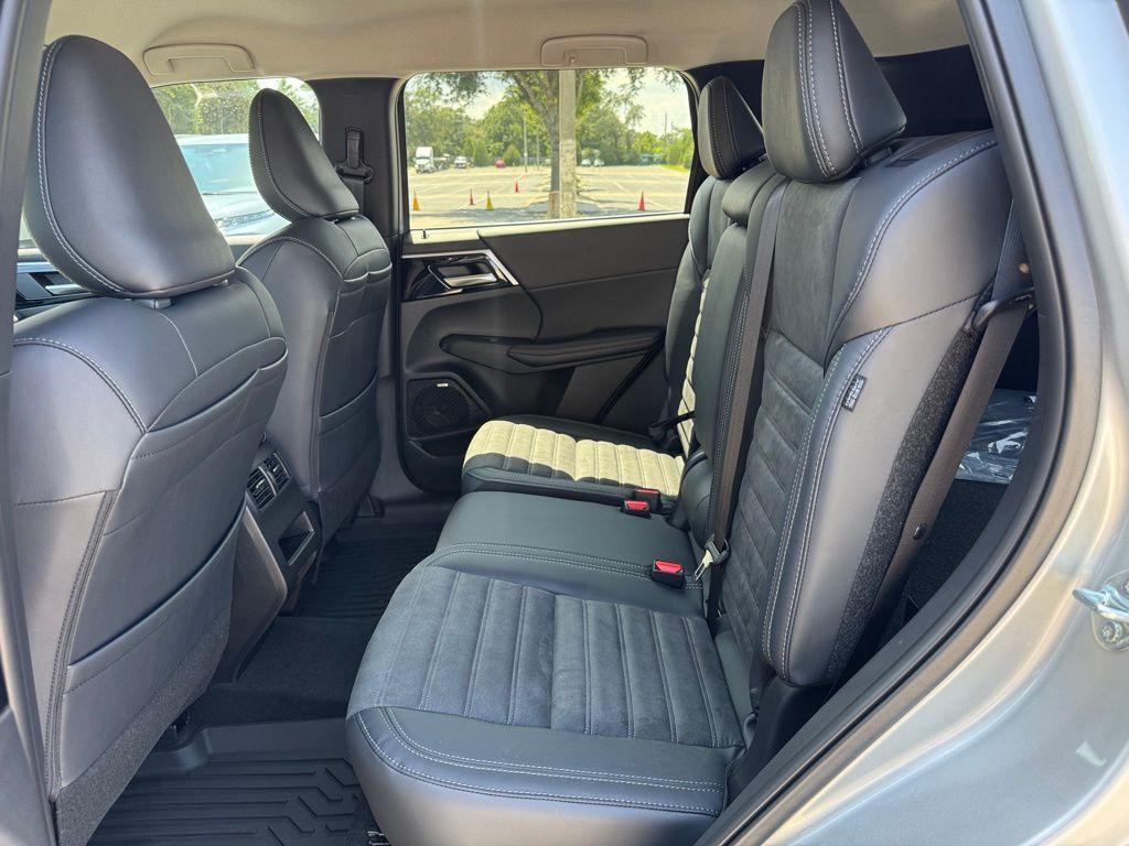 new 2025 Mitsubishi Outlander car, priced at $36,105