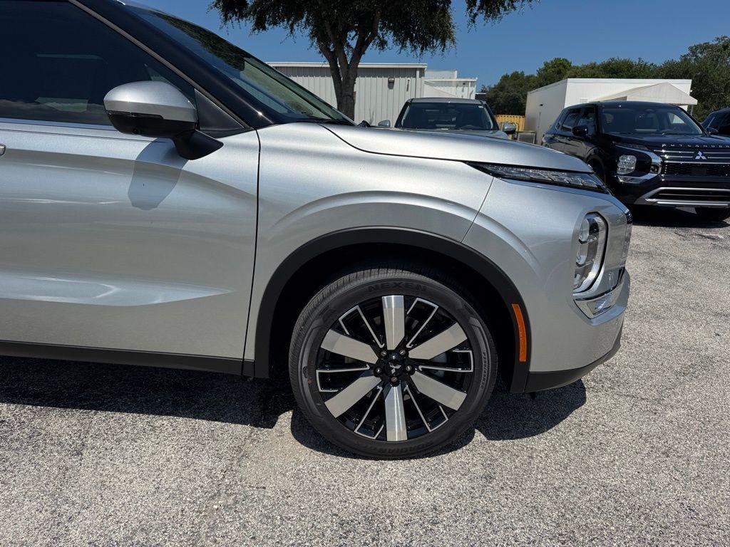 new 2025 Mitsubishi Outlander car, priced at $36,105