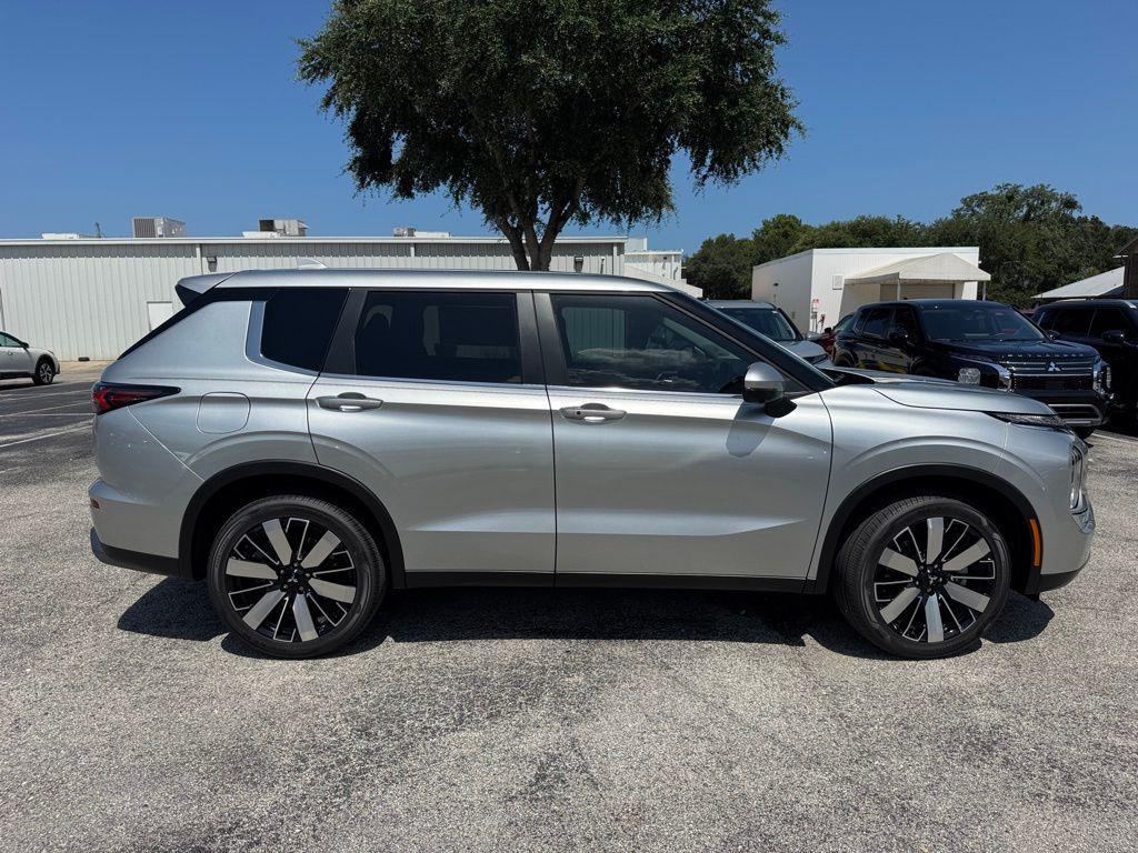 new 2025 Mitsubishi Outlander car, priced at $36,105