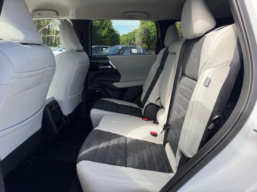 new 2025 Mitsubishi Outlander car, priced at $36,700