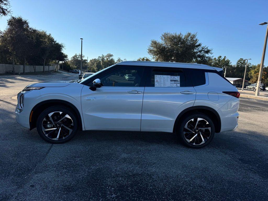new 2025 Mitsubishi Outlander PHEV car