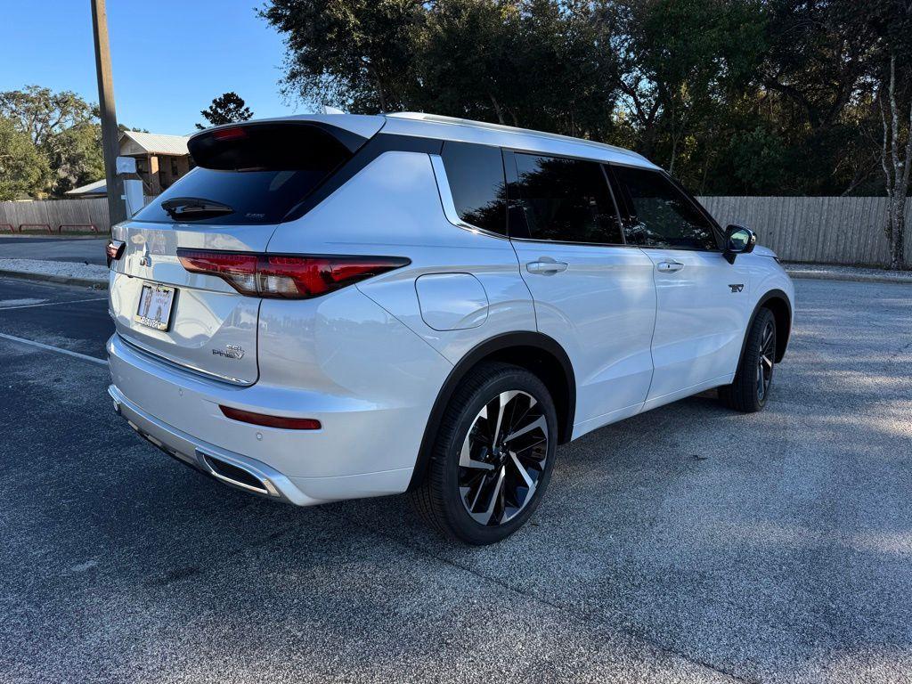 new 2025 Mitsubishi Outlander PHEV car