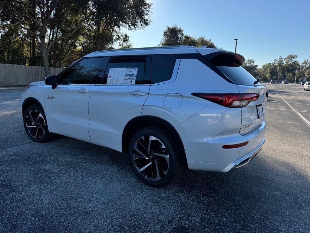 new 2025 Mitsubishi Outlander PHEV car