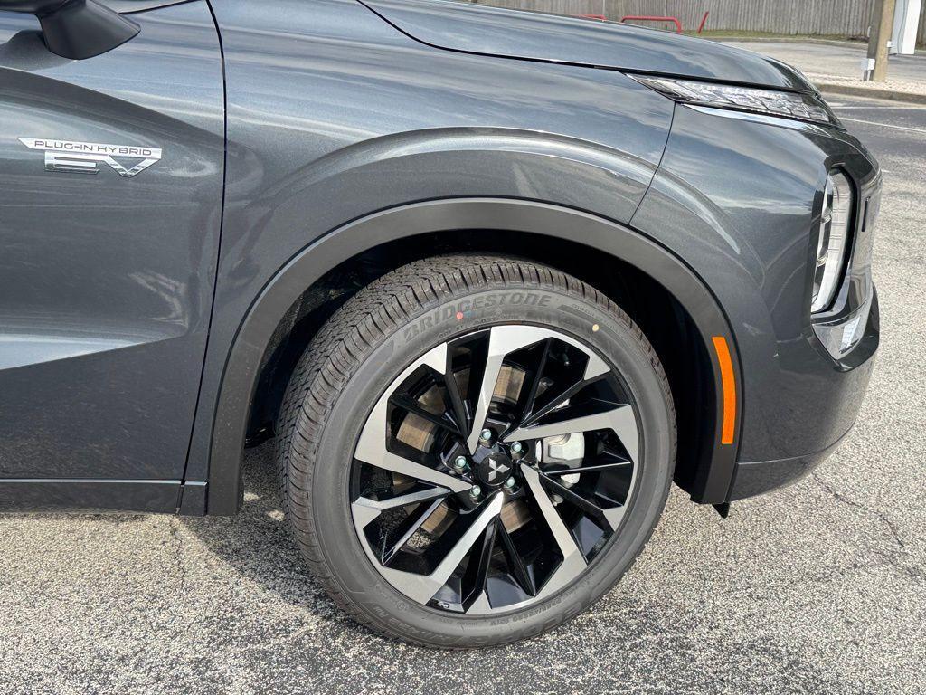 new 2025 Mitsubishi Outlander PHEV car, priced at $40,915