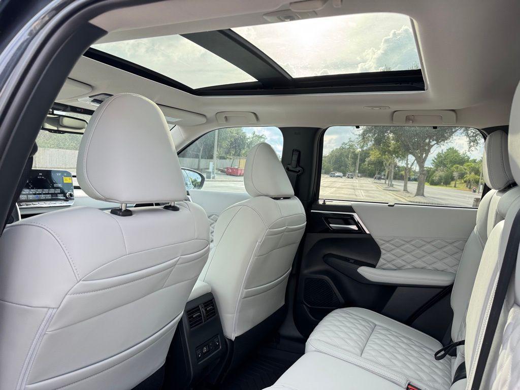 new 2025 Mitsubishi Outlander PHEV car, priced at $40,915