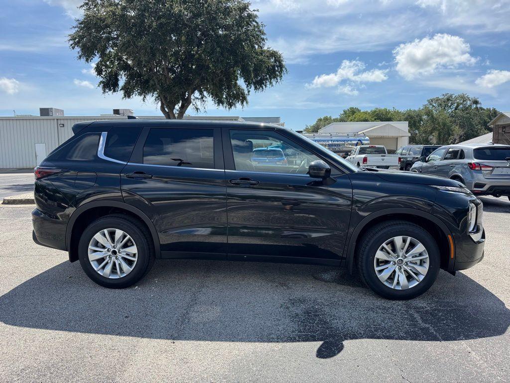 new 2025 Mitsubishi Outlander car, priced at $32,830