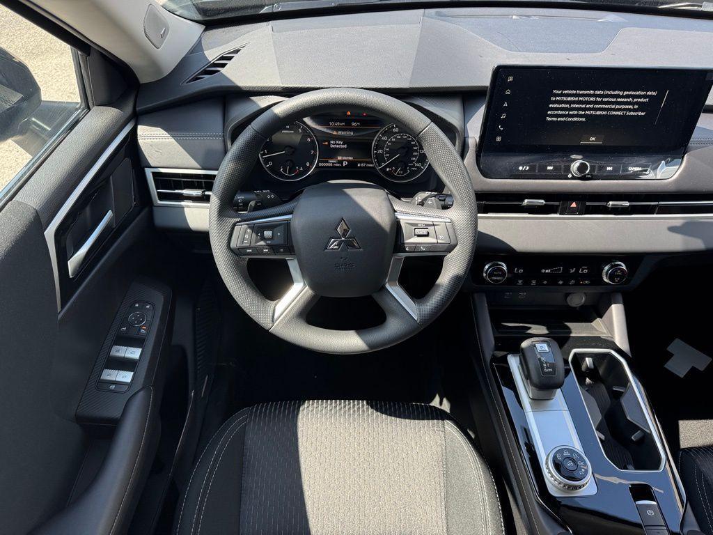 new 2025 Mitsubishi Outlander car, priced at $32,830