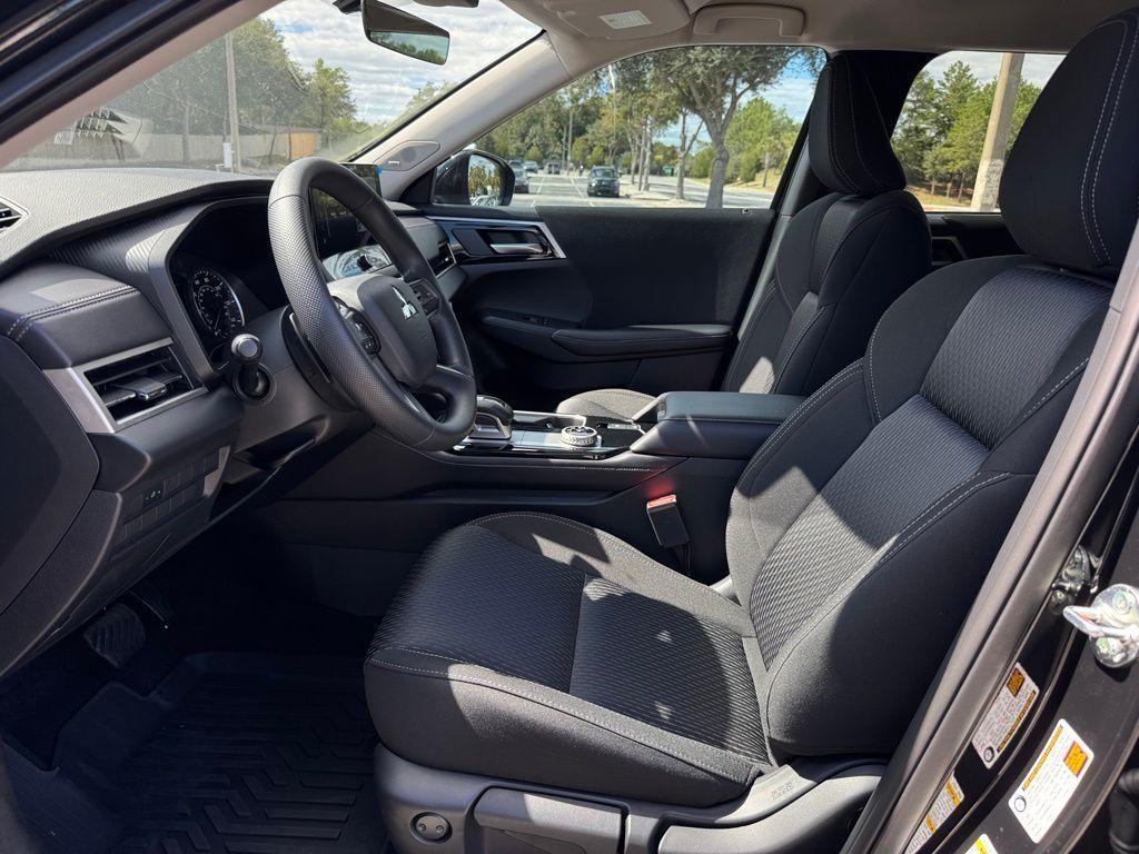 new 2025 Mitsubishi Outlander car, priced at $28,029