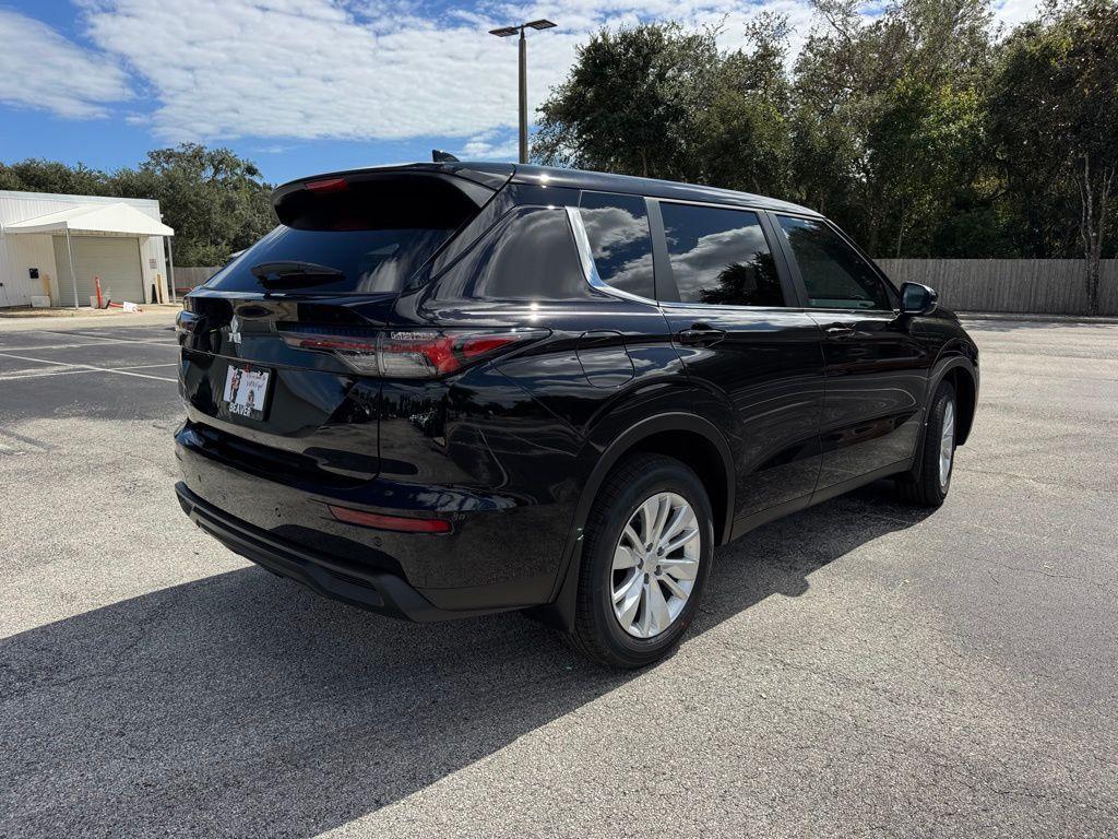 new 2025 Mitsubishi Outlander car, priced at $28,029