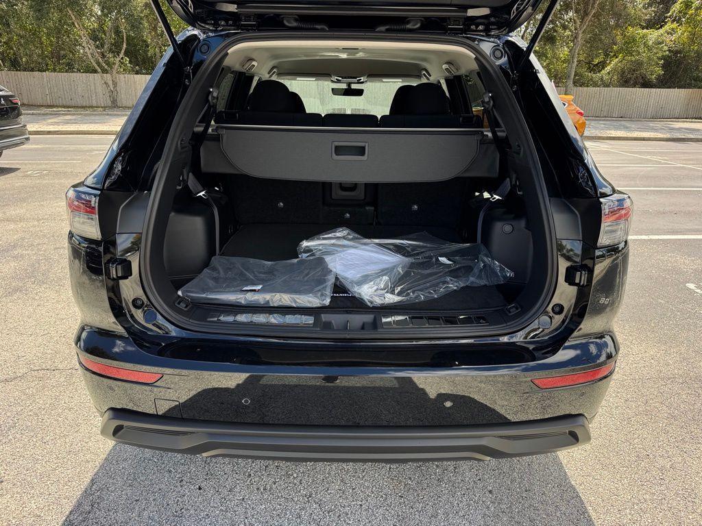 new 2025 Mitsubishi Outlander car, priced at $28,029